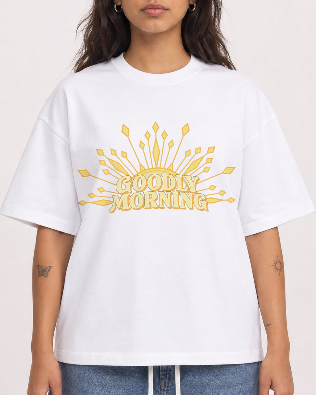 Mockup Boxy Heavyweight Tee White female close-up 06