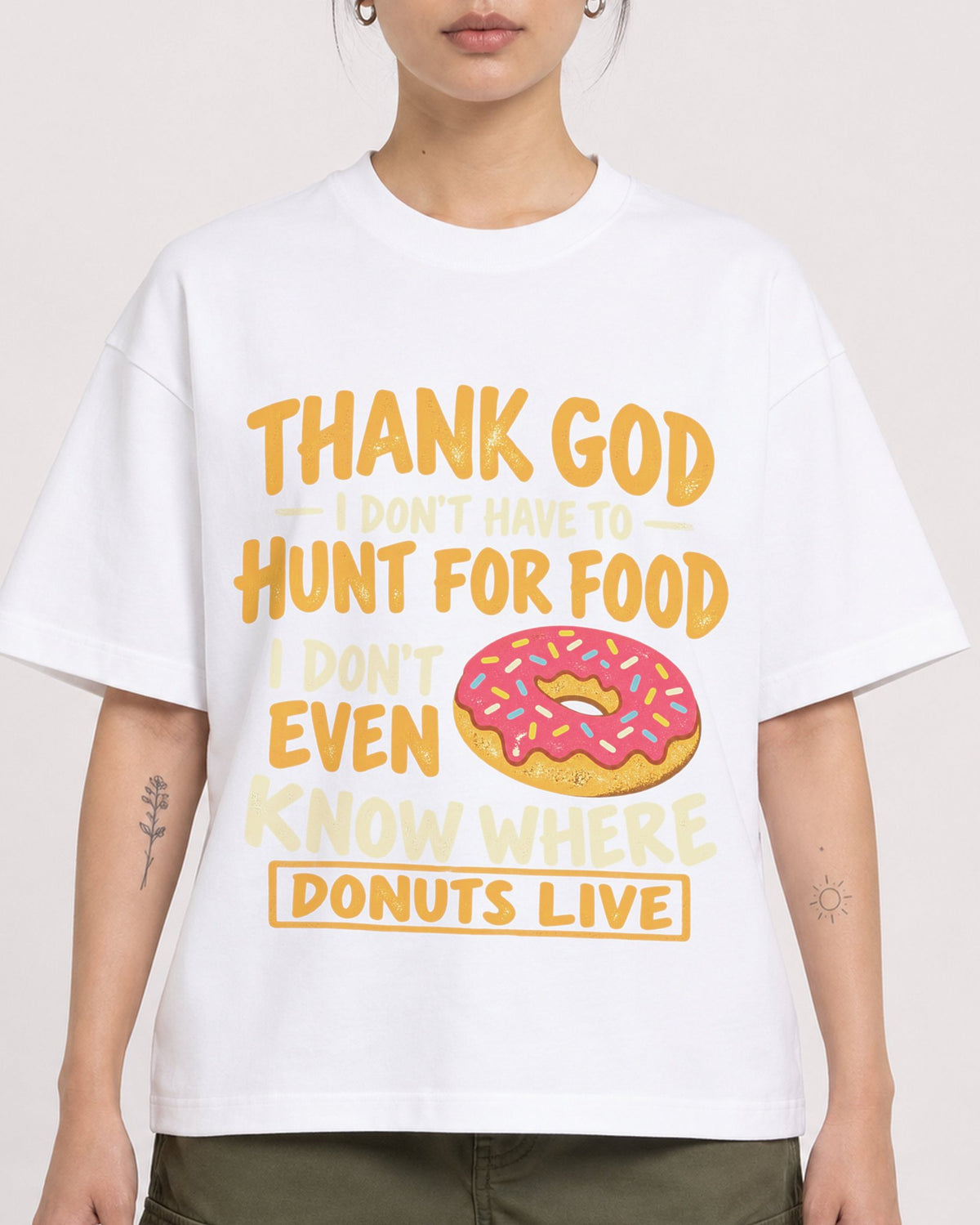 Mockup Boxy Heavyweight Tee White female close-up 12