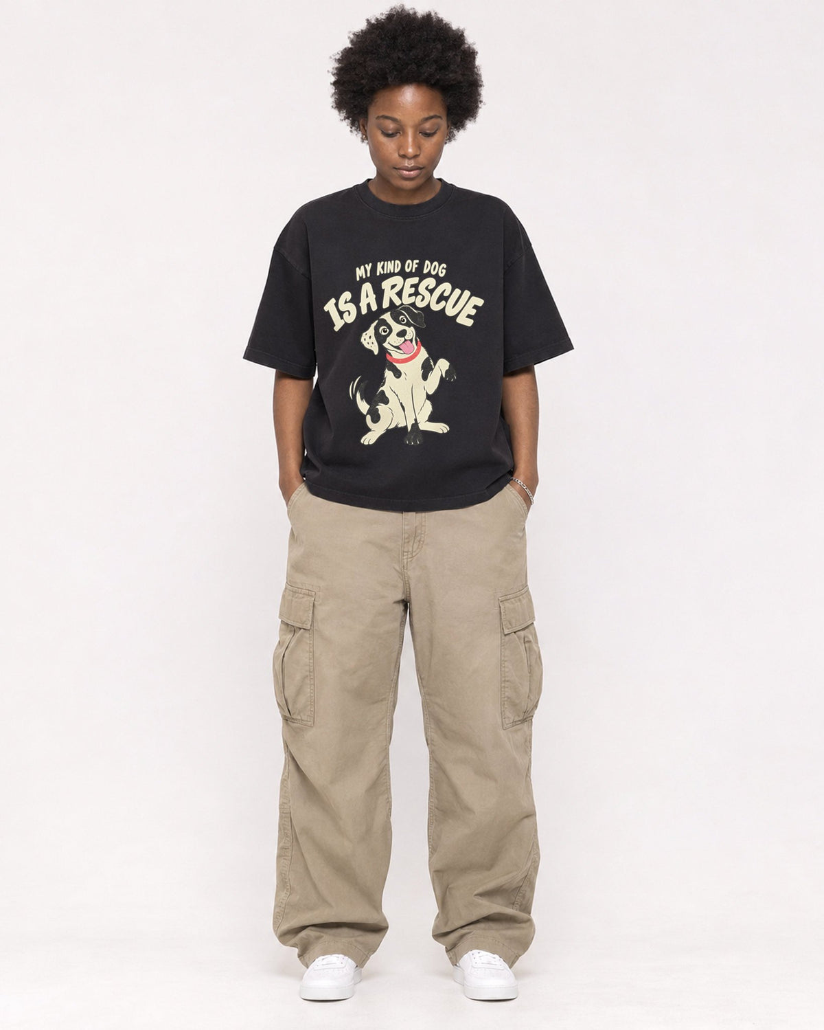 Mockup Boxy Heavyweight Tee Black female full-body 14