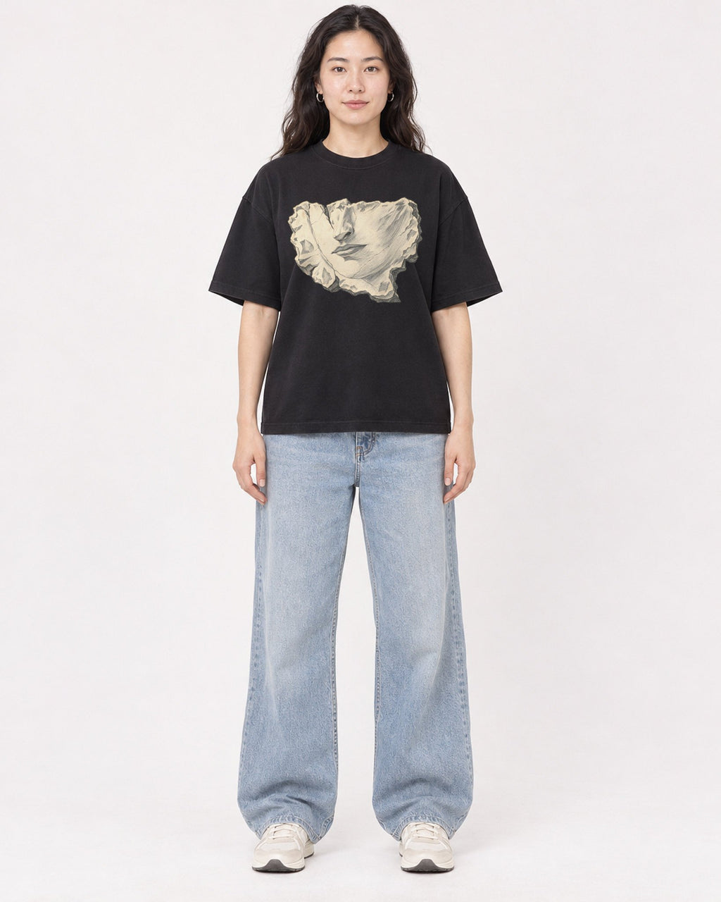 Mockup Boxy Heavyweight Tee Black female full-body 03
