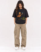 Mockup Boxy Heavyweight Tee Black female full-body 02
