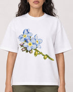 Mockup Boxy Heavyweight Tee White female close-up 07