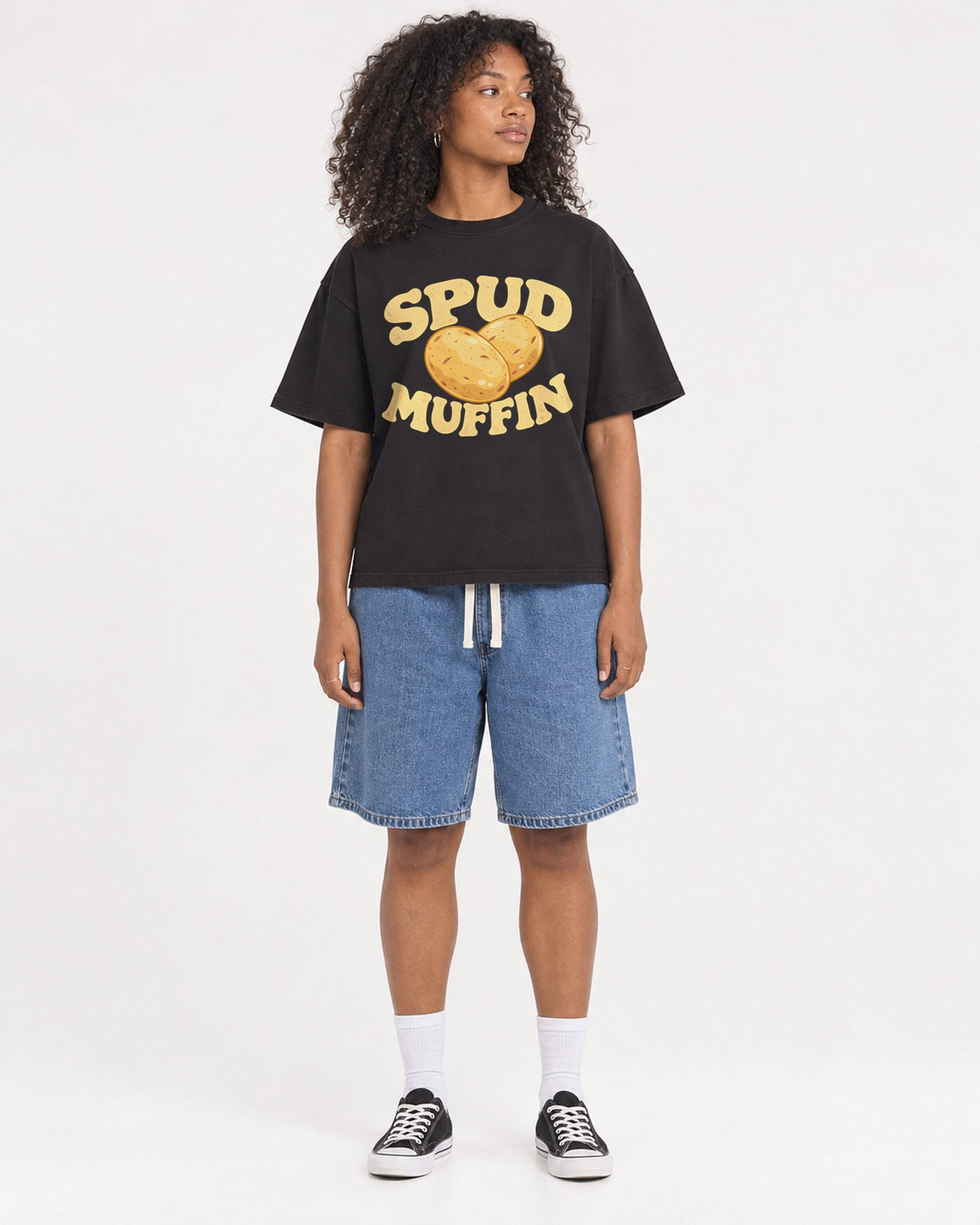 Mockup Boxy Heavyweight Tee Black female full-body 05