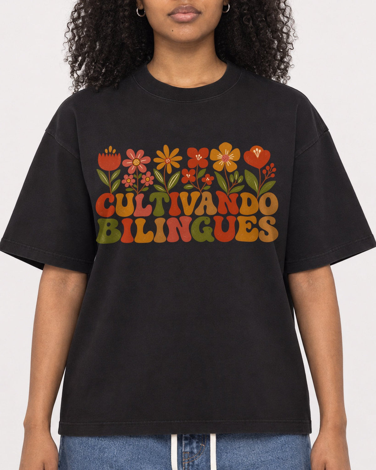 Mockup Boxy Heavyweight Tee Black female close-up 05
