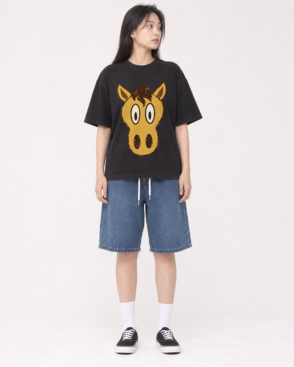 Mockup Boxy Heavyweight Tee Black female full-body 01