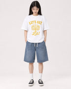 Mockup Boxy Heavyweight Tee White female full-body 01