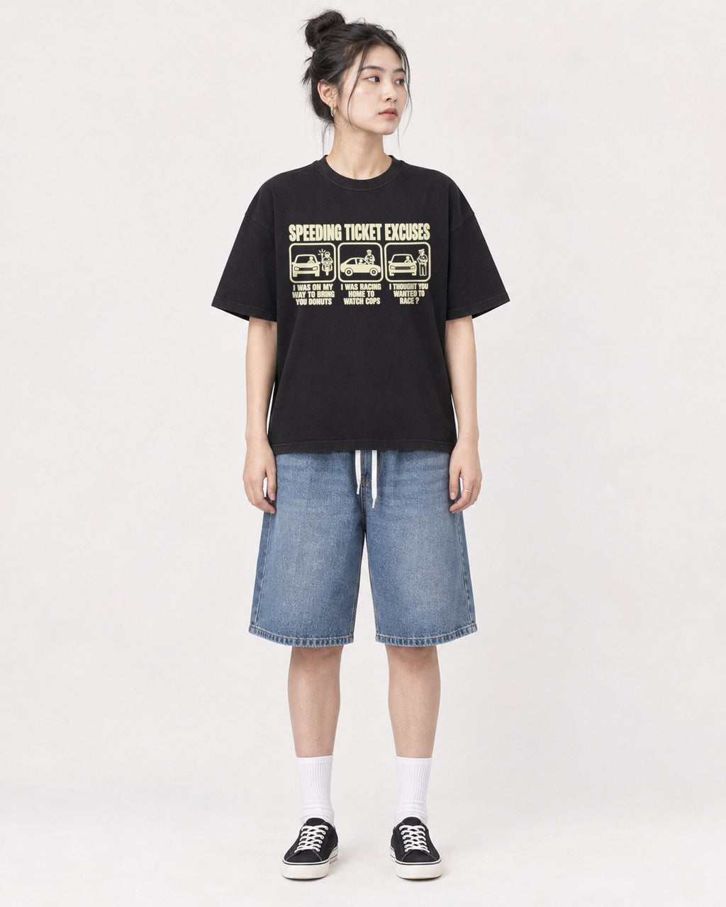 Mockup Boxy Heavyweight Tee Black female full-body 41