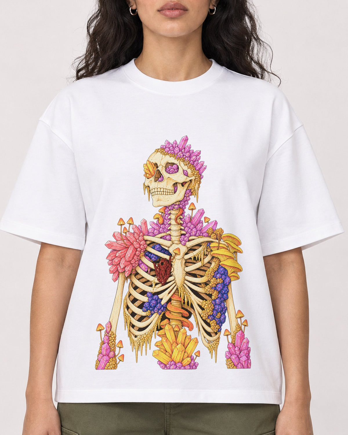 Mockup Boxy Heavyweight Tee White female close-up 07