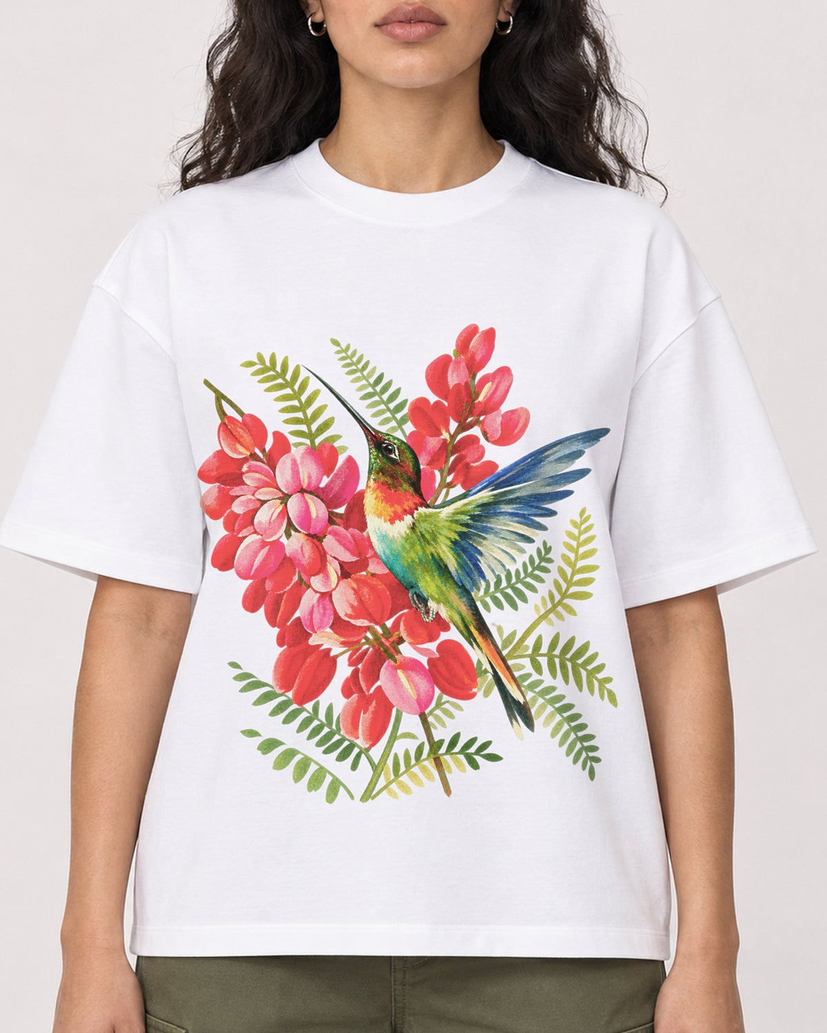 Mockup Boxy Heavyweight Tee White female close-up 07