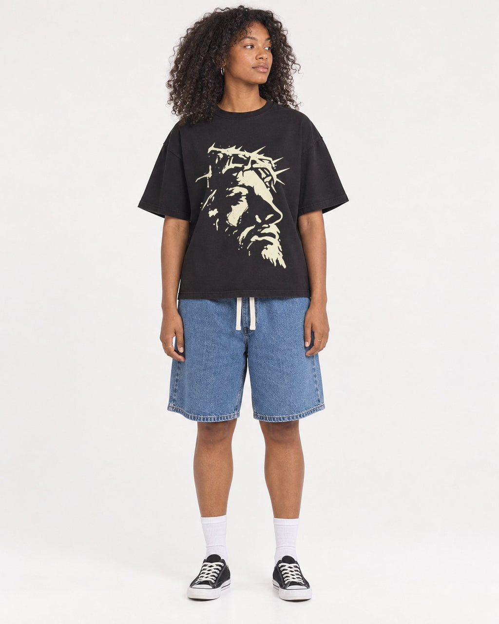 Mockup Boxy Heavyweight Tee Black female full-body 05