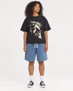 Mockup Boxy Heavyweight Tee Black female full-body 05