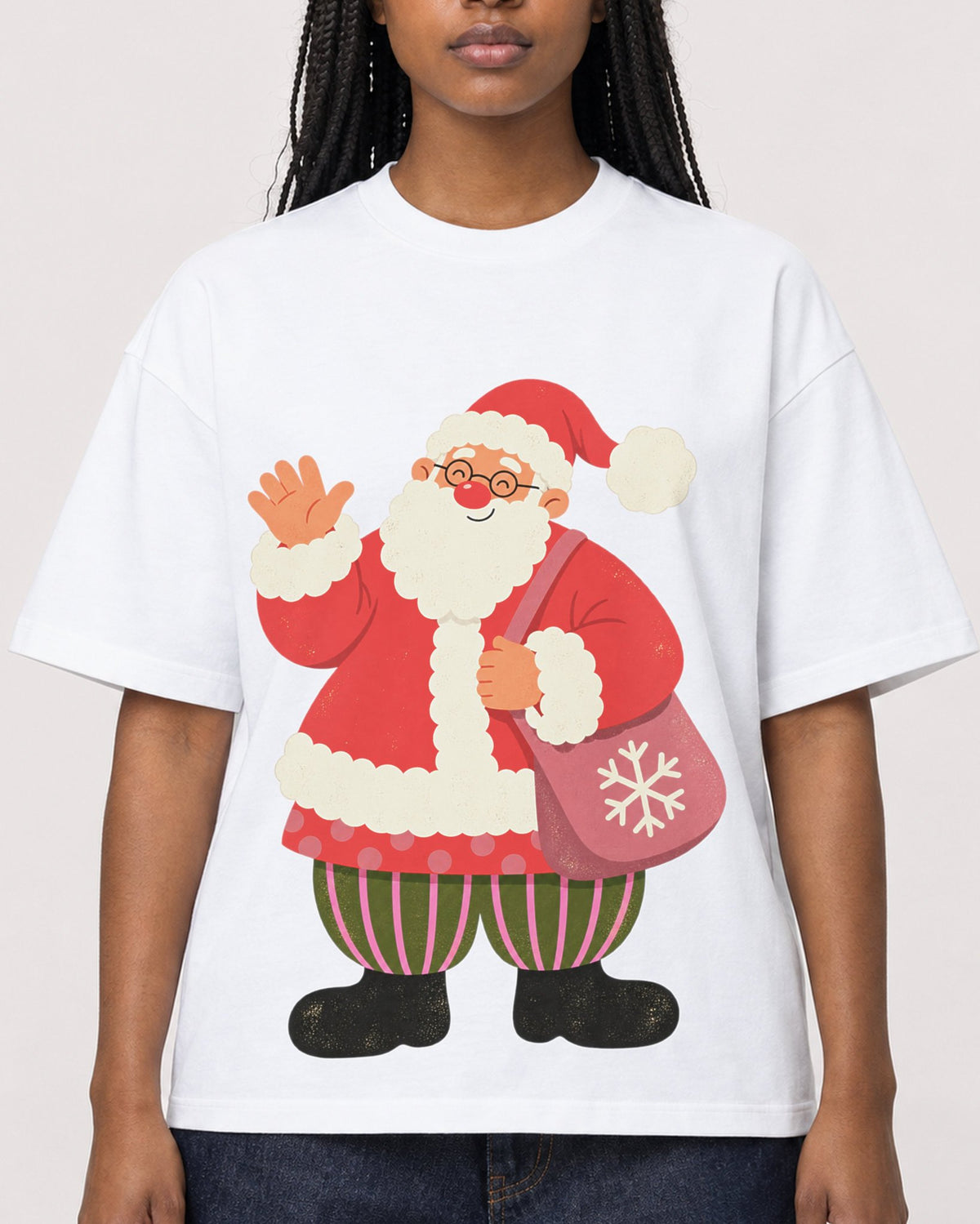 Mockup Boxy Heavyweight Tee White female close-up 04