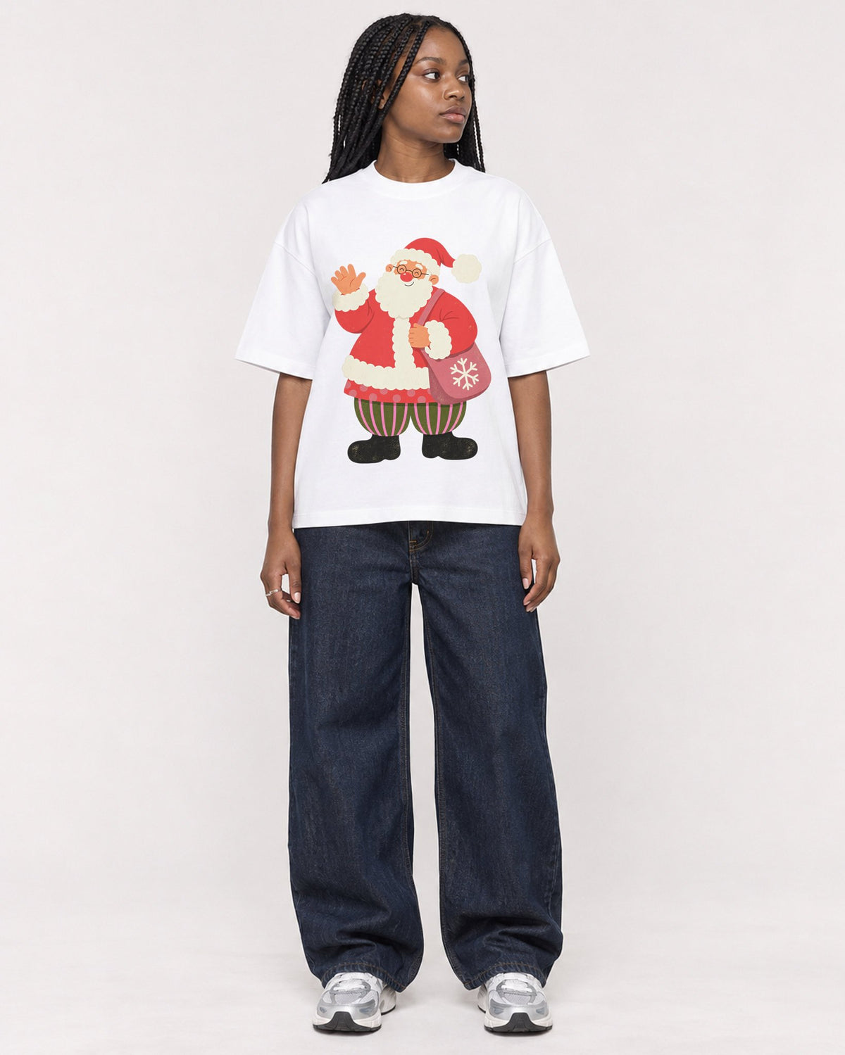 Mockup Boxy Heavyweight Tee White female full-body 04
