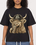 Mockup Boxy Heavyweight Tee Black female close-up 05