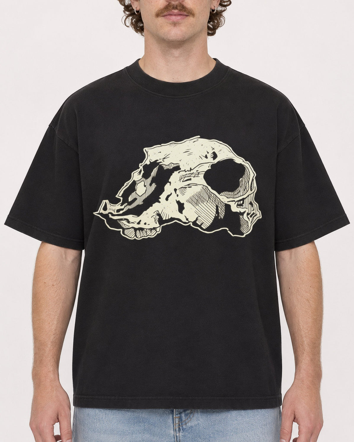 Mockup Boxy Heavyweight Tee Black male close-up 09
