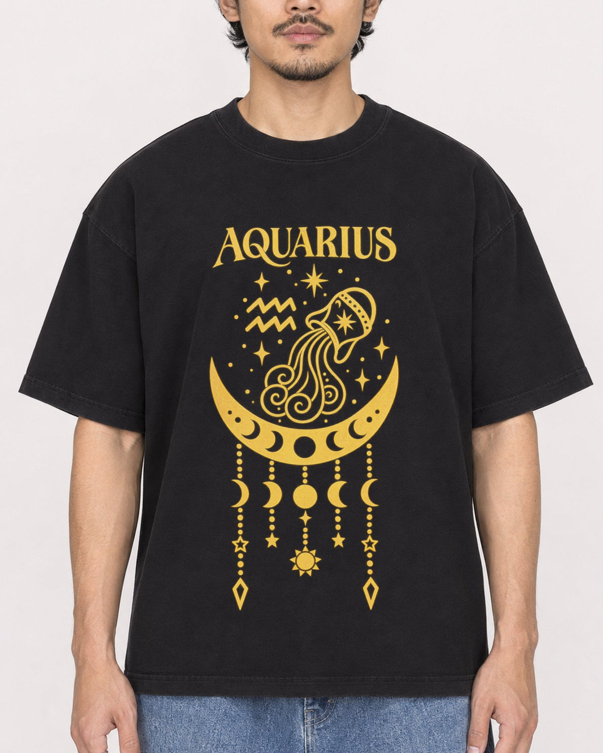 Mockup Boxy Heavyweight Tee Black male close-up 02