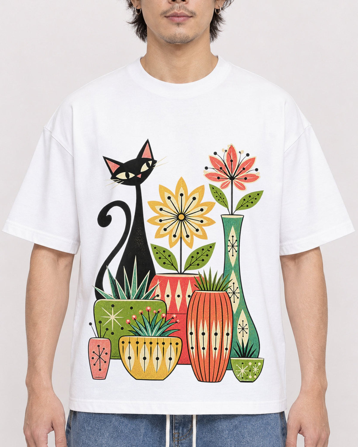 Mockup Boxy Heavyweight Tee White male close-up 03