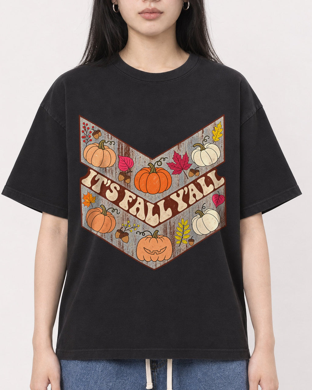 Mockup Boxy Heavyweight Tee Black female close-up 01