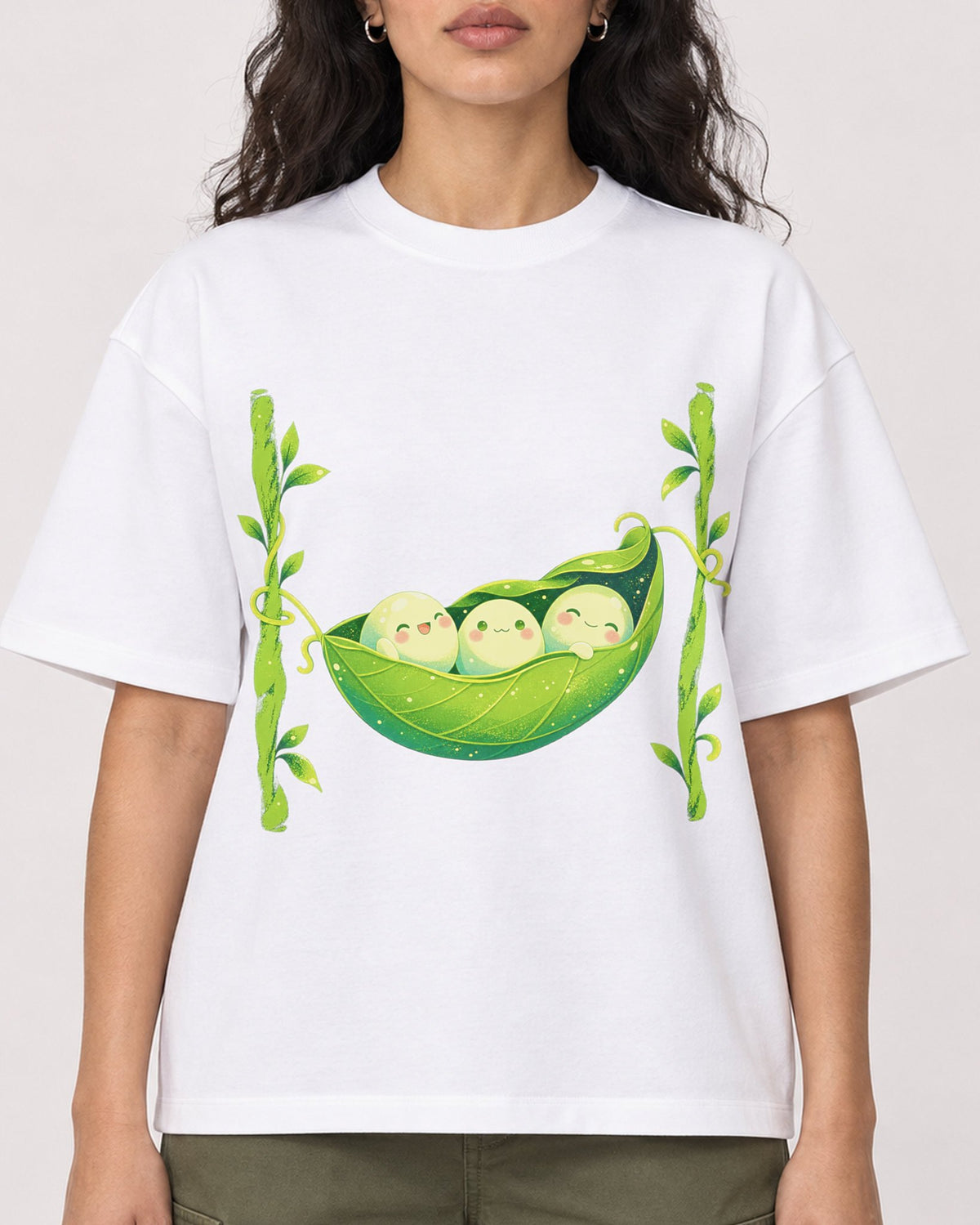 Mockup Boxy Heavyweight Tee White female close-up 07