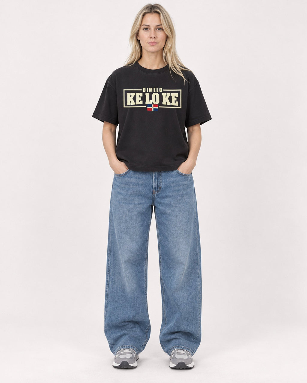 Mockup Boxy Heavyweight Tee Black female full-body 08