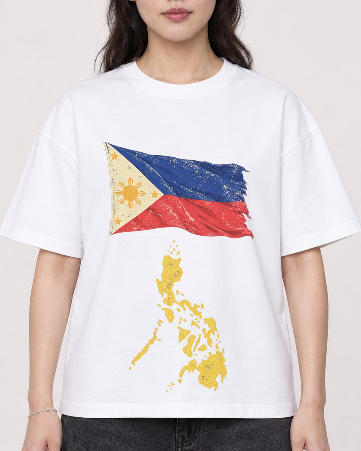 Mockup Boxy Heavyweight Tee White female close-up 03