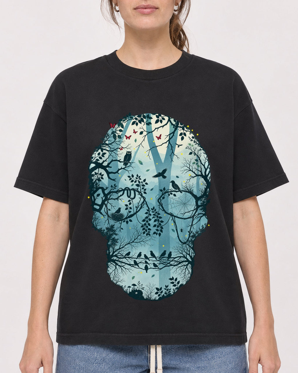 Mockup Boxy Heavyweight Tee Black female close-up 29