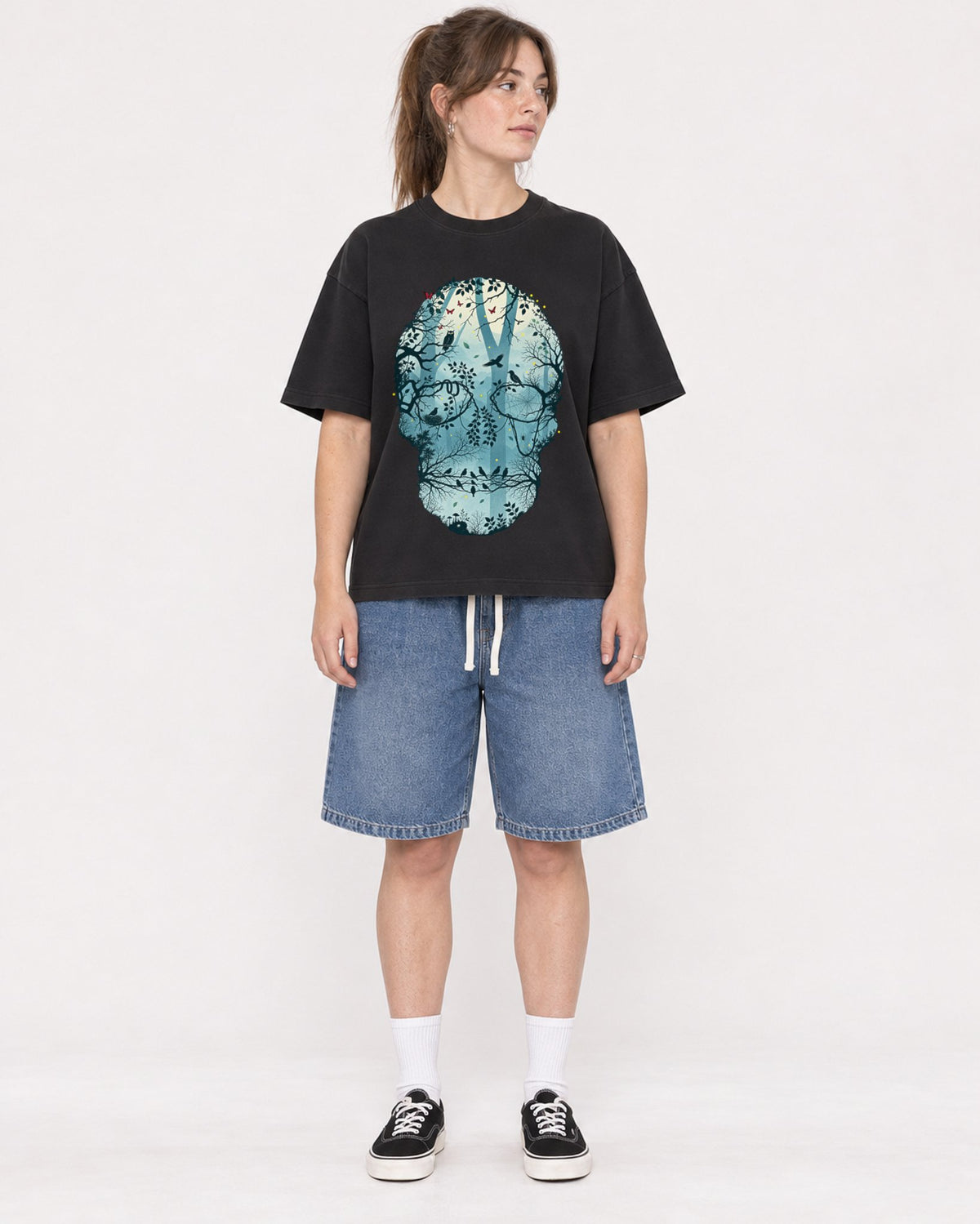 Mockup Boxy Heavyweight Tee Black female full-body 29