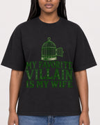 Mockup Boxy Heavyweight Tee Black female close-up 04