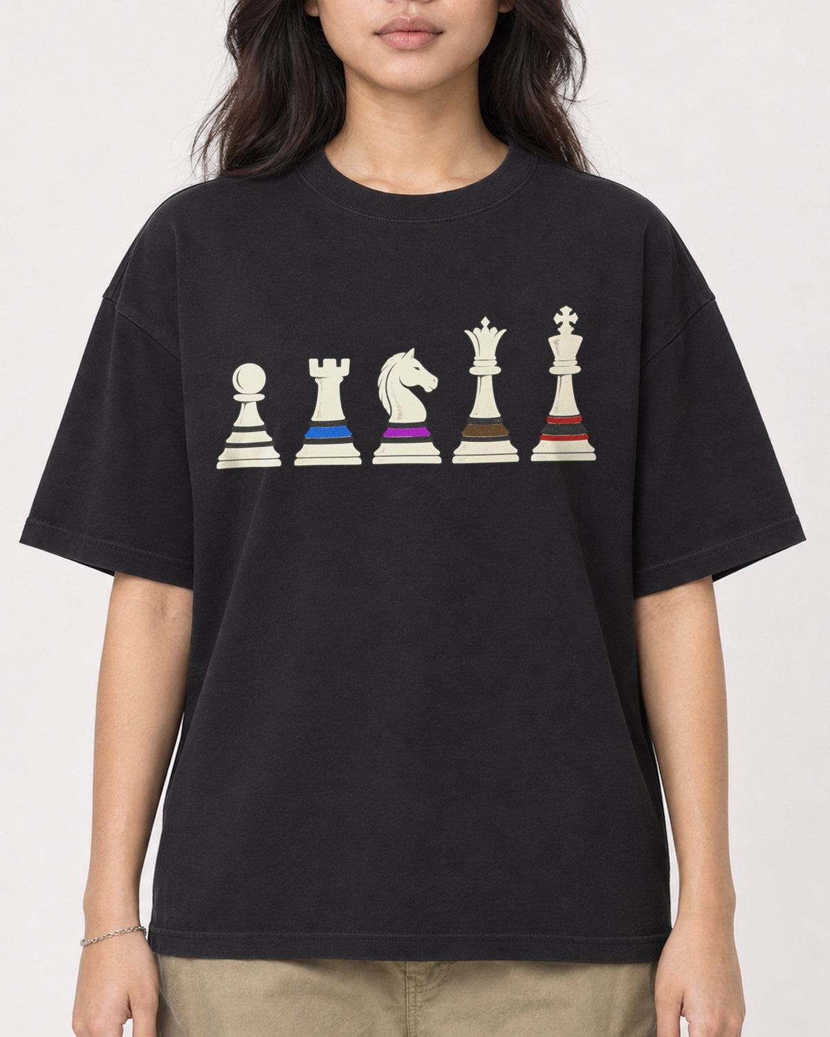 Mockup Boxy Heavyweight Tee Black female close-up 02