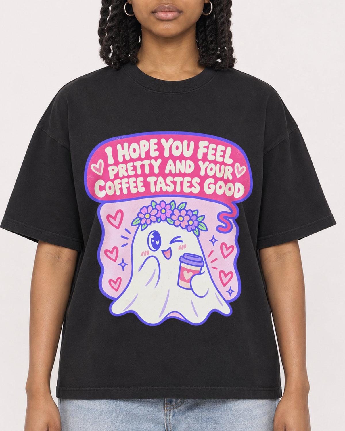 Mockup Boxy Heavyweight Tee Black female close-up 15