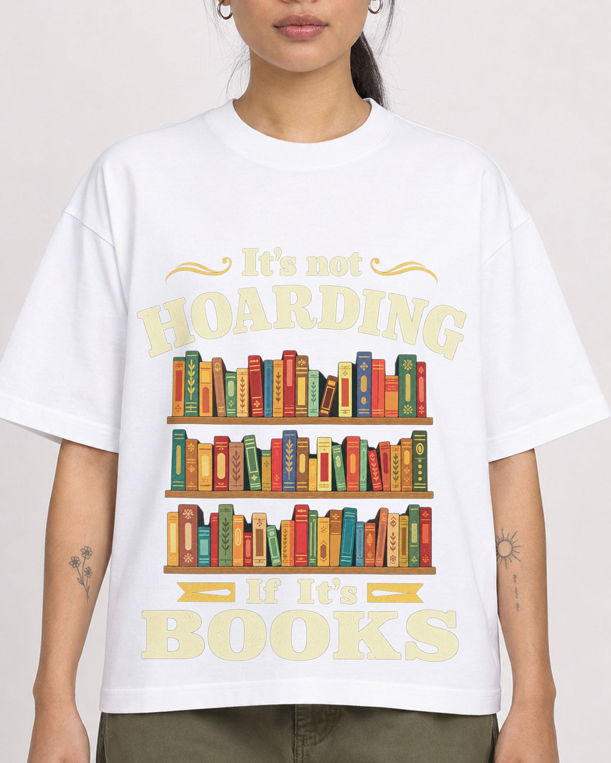 Mockup Boxy Heavyweight Tee White female close-up 42