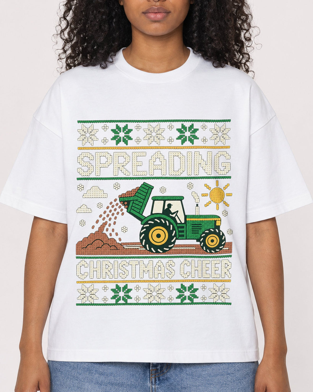 Mockup Boxy Heavyweight Tee White female close-up 05