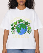 Mockup Boxy Heavyweight Tee White female close-up 05