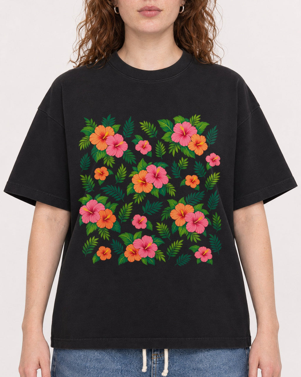 Mockup Boxy Heavyweight Tee Black female close-up 09
