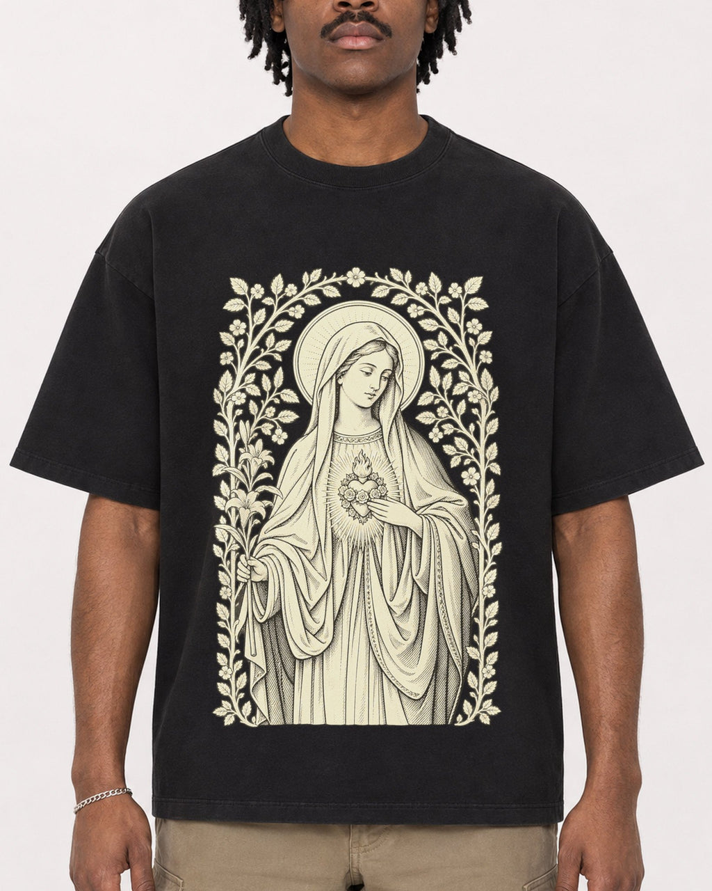 Mockup Boxy Heavyweight Tee Black male close-up 04