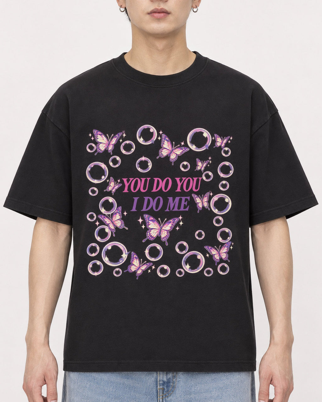 Mockup Boxy Heavyweight Tee Black male close-up 01