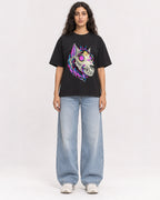 Mockup Boxy Heavyweight Tee Black female full-body 07