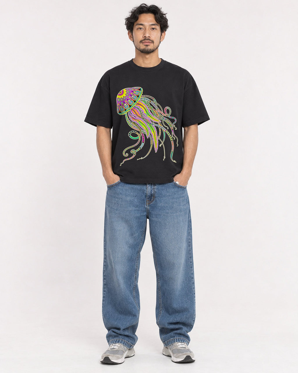 Mockup Boxy Heavyweight Tee Black male full-body 02