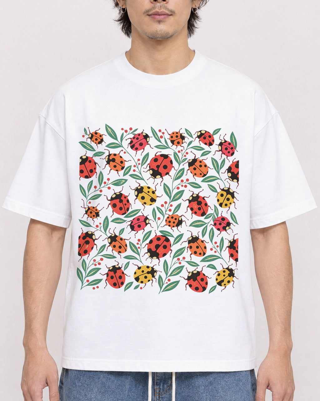 Mockup Boxy Heavyweight Tee White male close-up 03