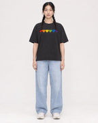 Mockup Boxy Heavyweight Tee Black female full-body 43