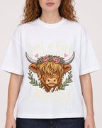 Mockup Boxy Heavyweight Tee White female close-up 09