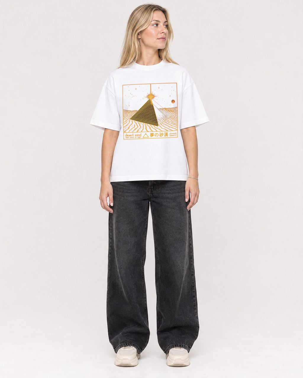 Mockup Boxy Heavyweight Tee White female full-body 08