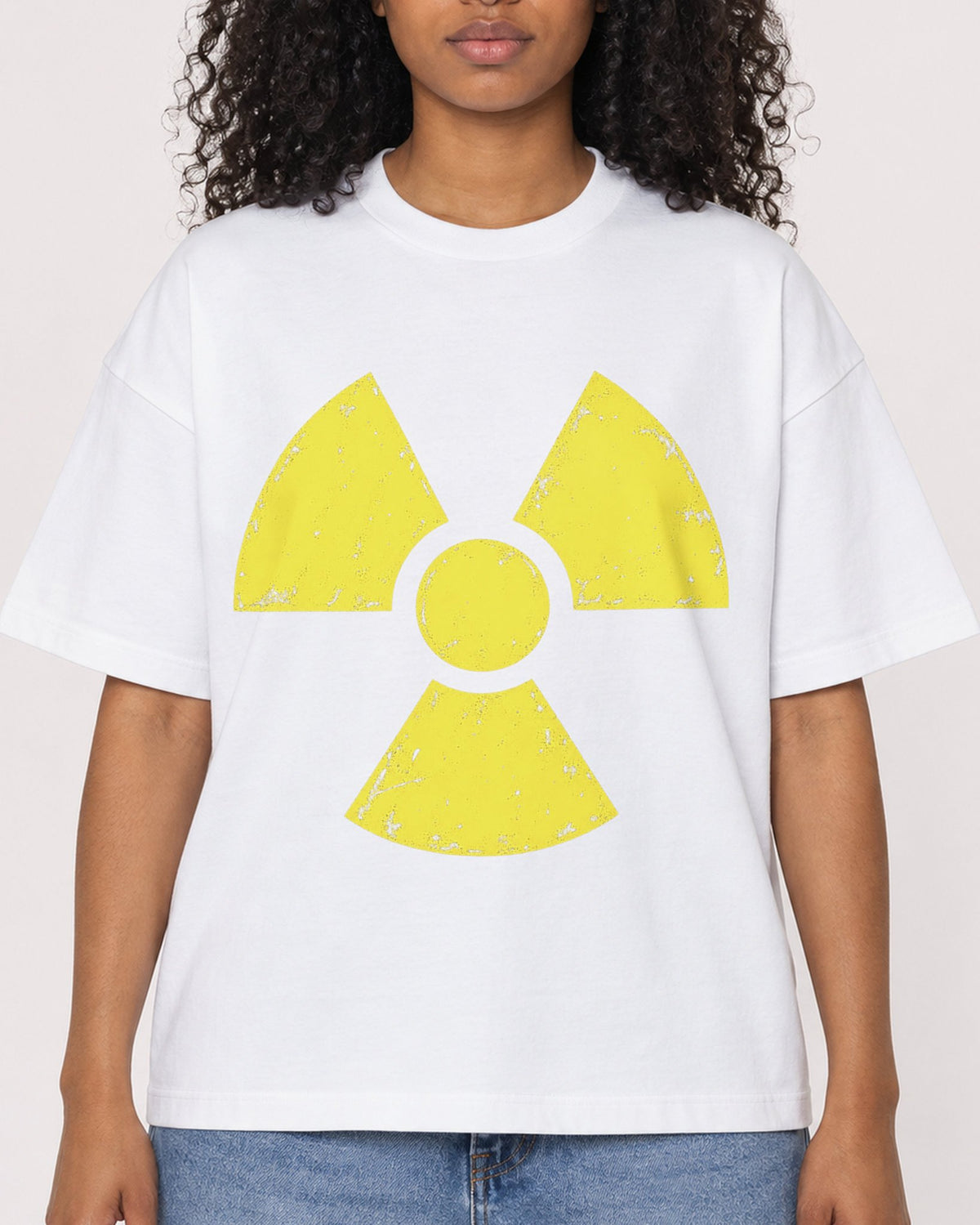 Mockup Boxy Heavyweight Tee White female close-up 05
