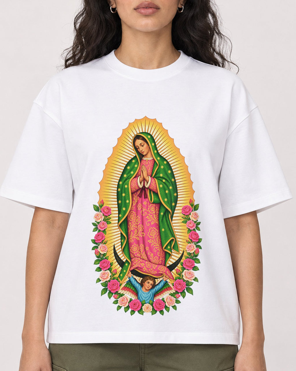 Mockup Boxy Heavyweight Tee White female close-up 07