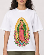 Mockup Boxy Heavyweight Tee White female close-up 07