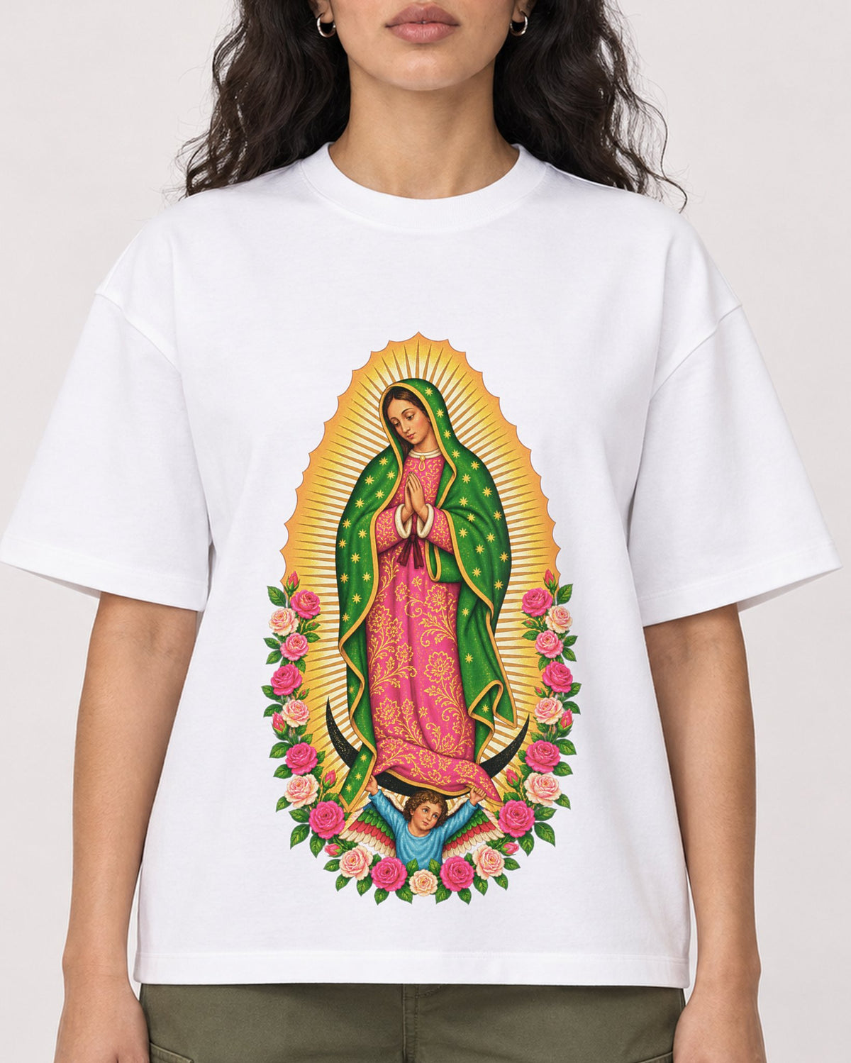 Mockup Boxy Heavyweight Tee White female close-up 07