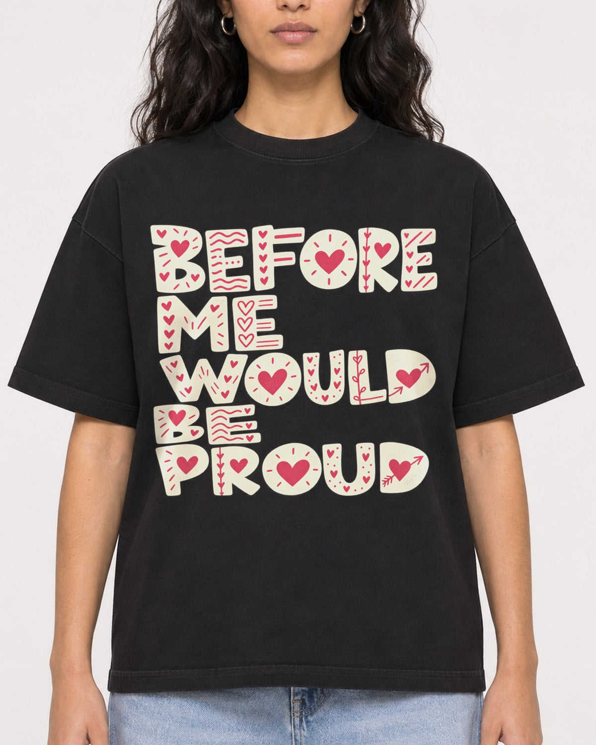 Mockup Boxy Heavyweight Tee Black female close-up 07