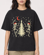 Mockup Boxy Heavyweight Tee Black female close-up 02