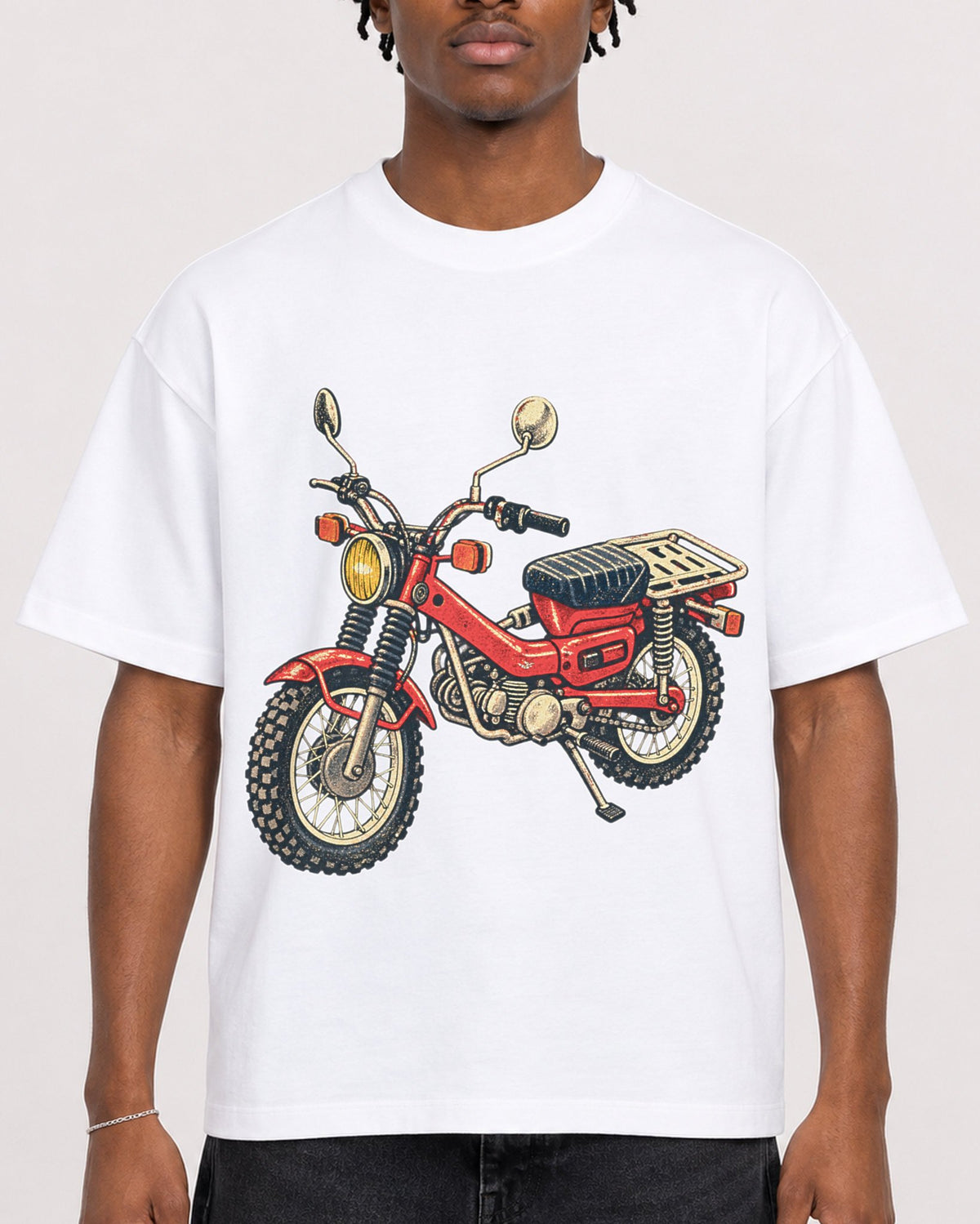 Mockup Boxy Heavyweight Tee White male close-up 05