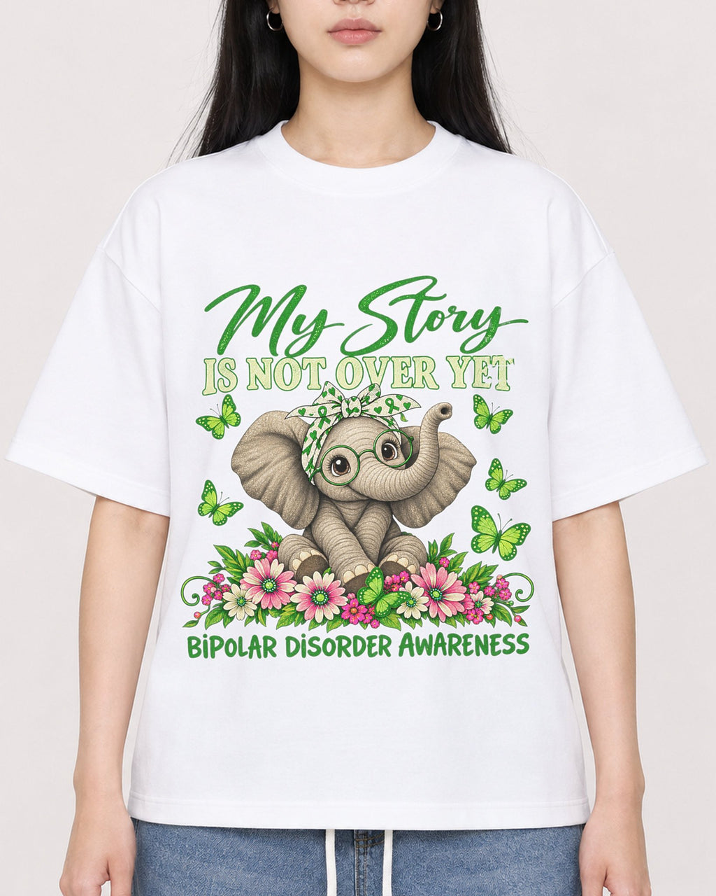 Mockup Boxy Heavyweight Tee White female close-up 01